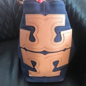 Tory Burch navy T tote in great condition.